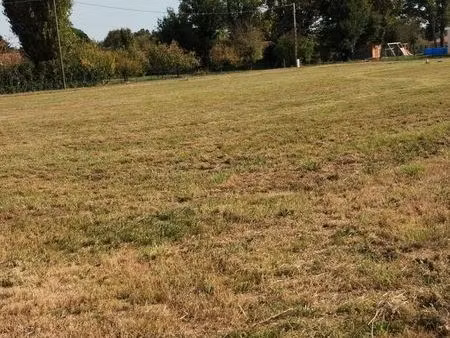 terrain à bâtir à chevroux 01190  15mn de mâcon