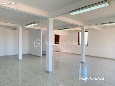 local commercial 108 m²