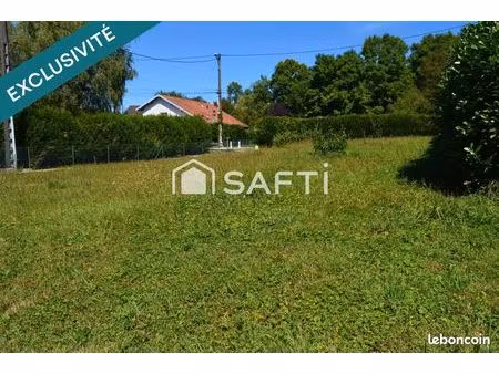 terrain 557 m² franois