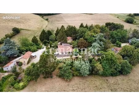 propriété 6 pièces 153 m²