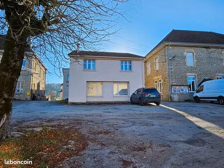 maison 10 pièces 245 m²