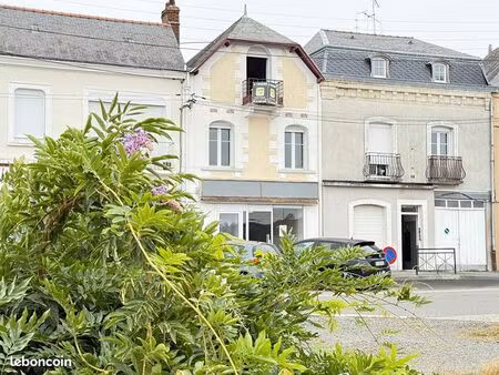 immeuble 142 m² chemille