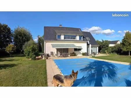 villa avec piscine à soulaire e bourg