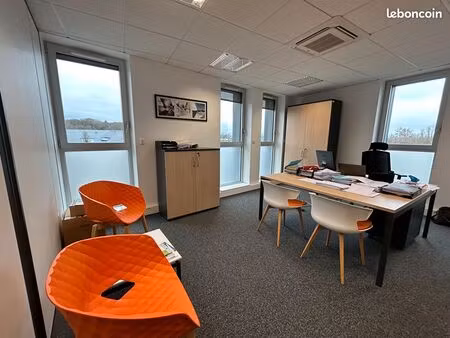 bureaux 386 m² beaucouze
