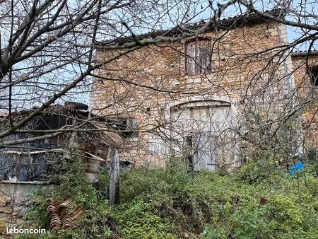 bâtiment 1 pièce 125 m²