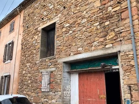 bâtiment 1 pièce 79 m²