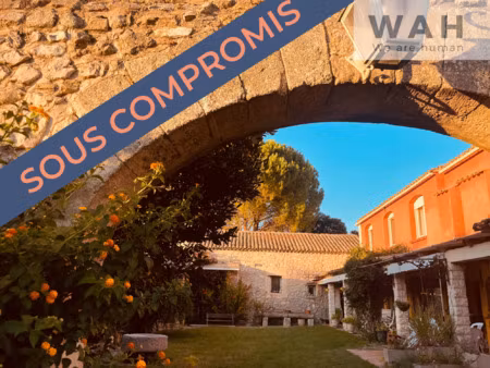 mas 6 pièces sur terrain de 1800 m2 avec piscine 34670 sai