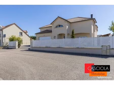 maison 6 pièces 191 m²