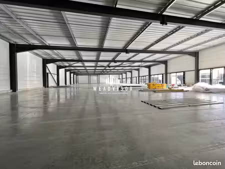 local commercial 600 m² montbazon