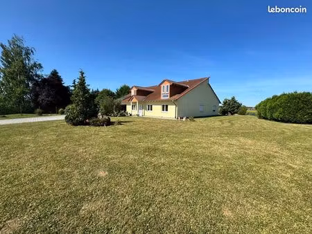 maison 7 pièces 244 m²