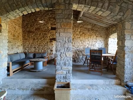 grande maison de village