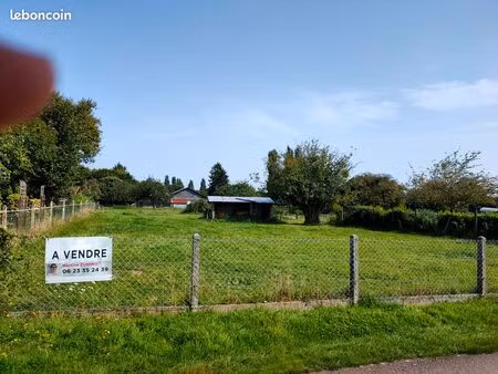vente terrain centre etreville dont 784m2 constructible