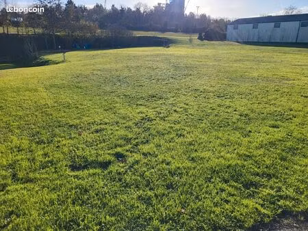 terrain 2 230 m² airvault