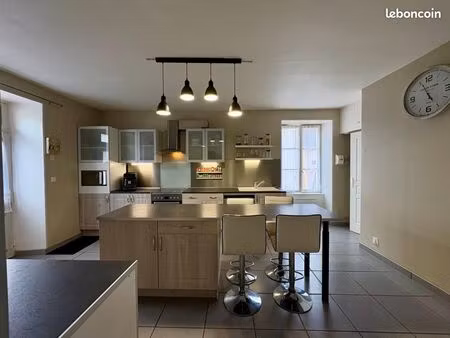 maison 6 pièces 145 m²