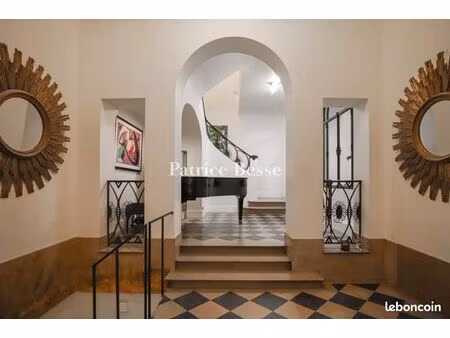 maison 7 pièces 309 m²