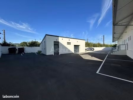 local d'activité 69 m²