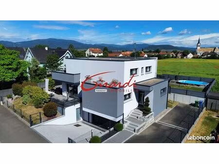 villa 7 pièces 192 m²