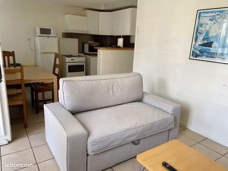location meublée 1 canapé lit / 1 chambre 1 grand lit ou 2 petites avec parking  wifi