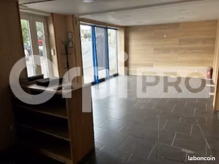 local commercial 90 m²