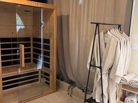 local divers 48 m² pierre benite