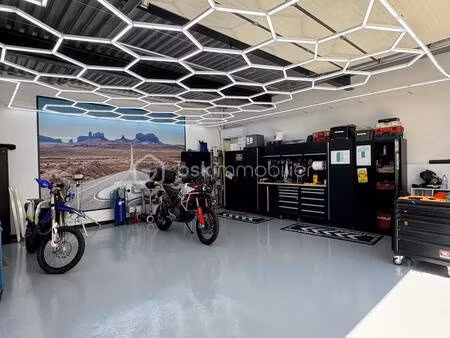 local d'activités à vendre