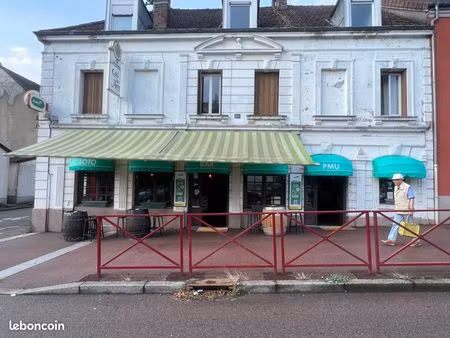 immeuble 7 pièces 300 m²