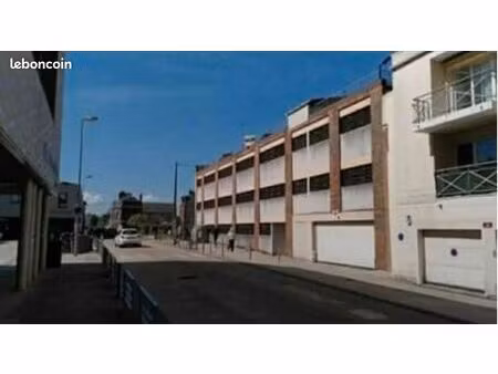 parking 76100 st clement/st sever