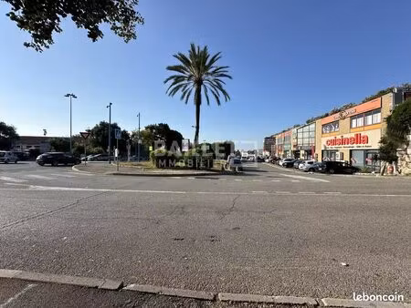 local commercial 350 m² villeneuve-loubet