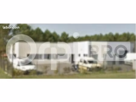 local d'activité 815 m²