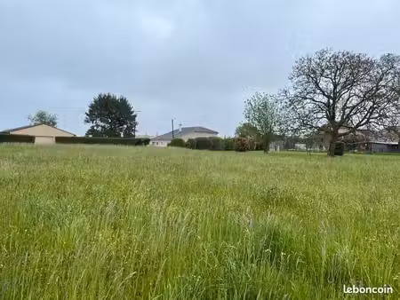 terrain 967 m² pons