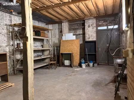 dépot de stockage centre ville