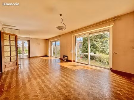 à vendre- belle maison 170m2 avec piscine à coussac-bonneval (87500)