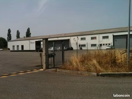 à vendre : bâtiment industriel de 1700 m² sur un site de 11 288 m²