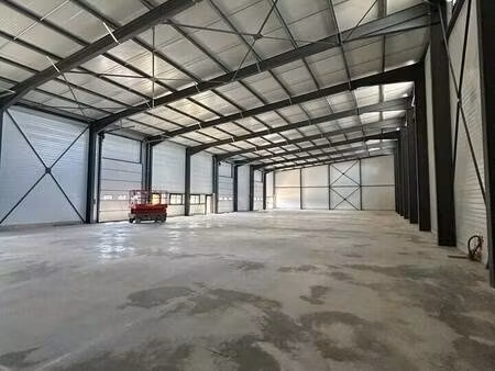 local d'activités à louer