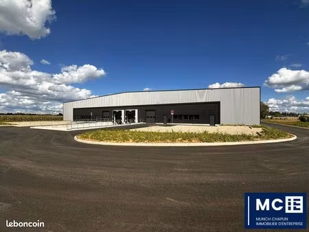 local d'activité 7 749 m²