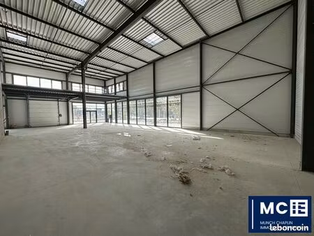 local d'activité 374 m²