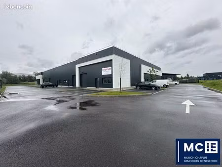 local d'activité 838 m²