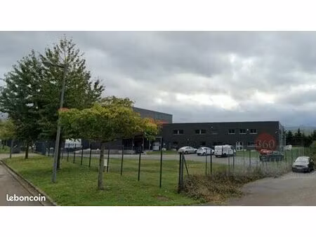 local 4677 m² saint-étienne-de-saint-geoirs