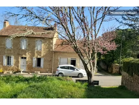 location meublée maison 5 pièces 130 m² à molieres (24480)  700 €