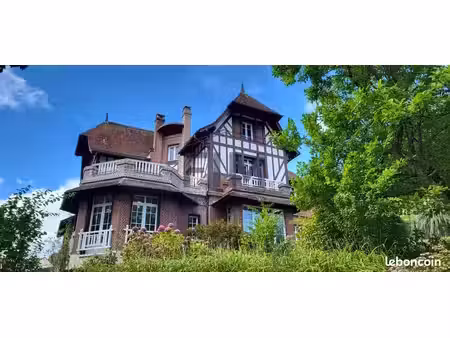 villa 10 pièces 307 m²