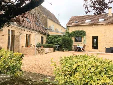 maison 9 pièces 155 m²