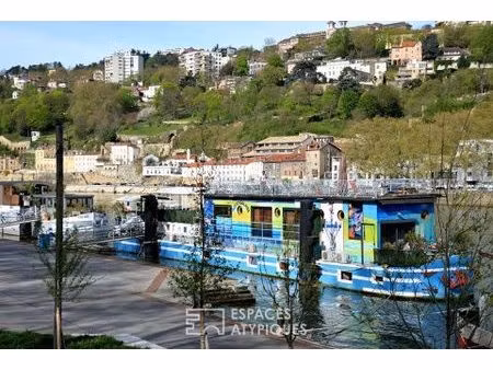 péniche de 180 m2 à deux pas de la place carnot