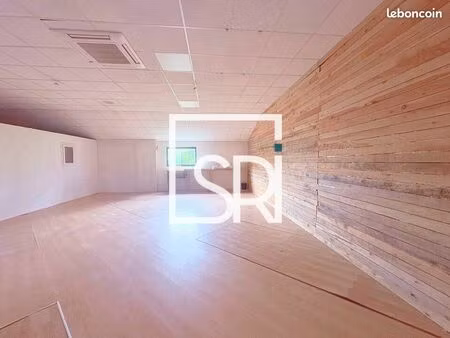 local bureaux 230 m²