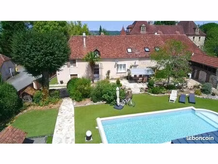 chalet 10 pièces 200 m²