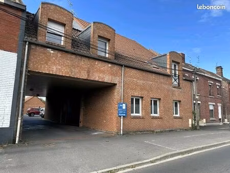 immeuble 25 pièces 564 m²