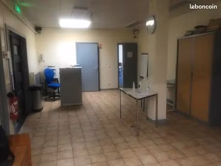 local pour formation 300m2