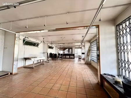 local commercial 364 m² pérols