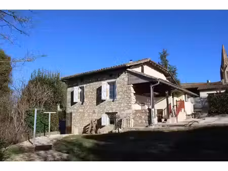 maison de village avec terrain  au calme  à 5 mns de tous commerces