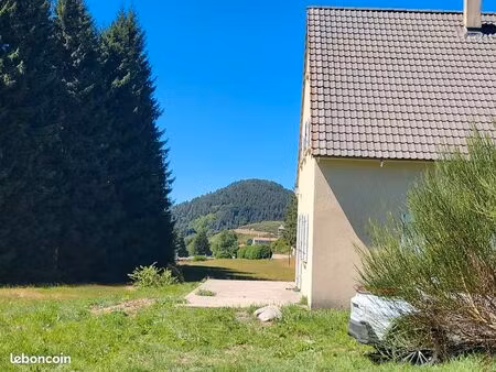 maison familiale meublée avec 6 petites chambres altitude 1020m