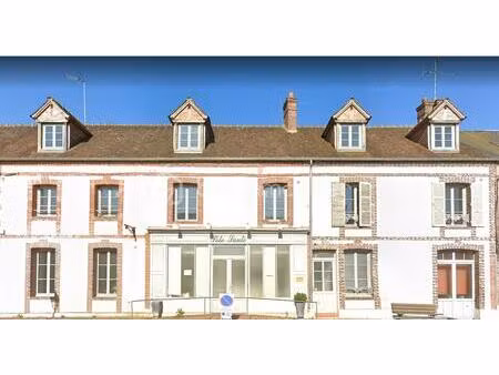 immeuble mixte de 400 m² à la ferte-vidame